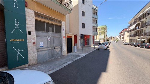 Centrale Appartamento di 3 Vani & Acc. Ristrutturato, Terrazza a Livello. Box.